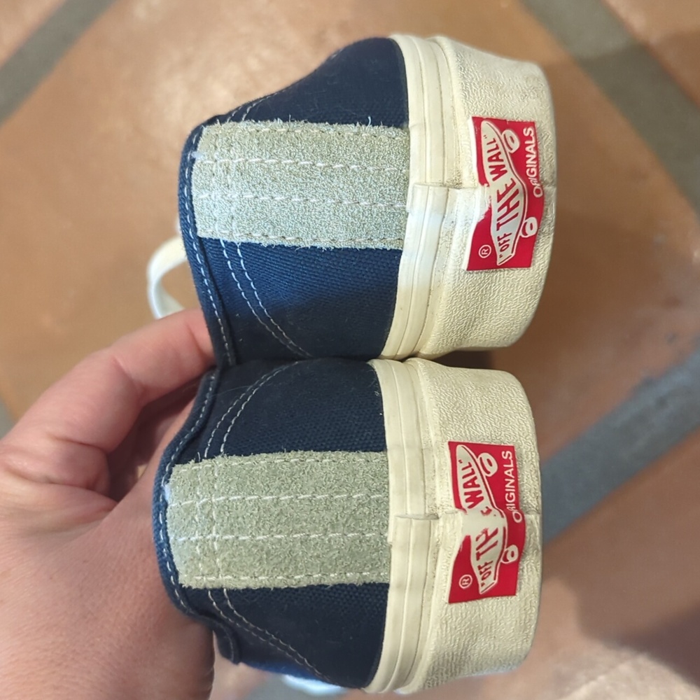Vans Women's 7.5 - Picture 3 of 5